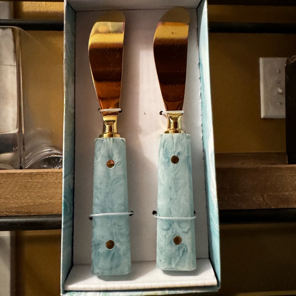 Set of 2 Aqua Swirl Marbleized Handle Spreaders